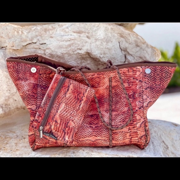 Simply Southern Neoprene Tote with Inner Zip Pouch,  Snake Print - Picture 2 of 4